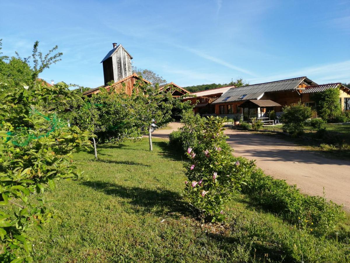 La Posada Hotel Ambierle Bagian luar foto